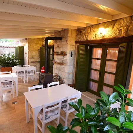 Perla Rossa 2* 알라카티