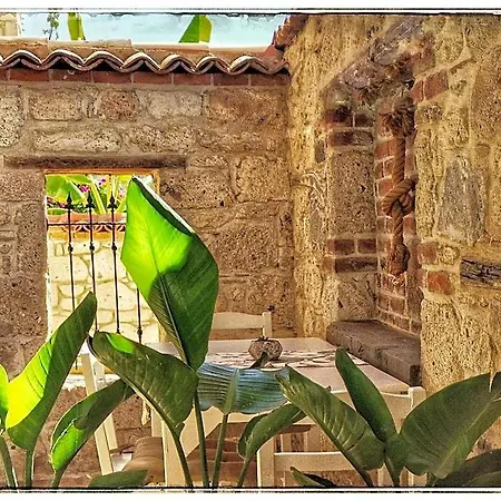 Hotel Perla Rossa 2*